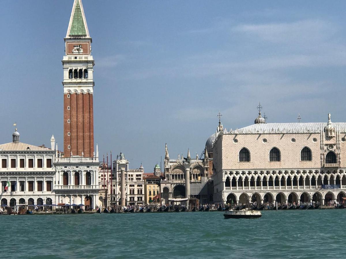 Lions Venice Guest House Екстериор снимка